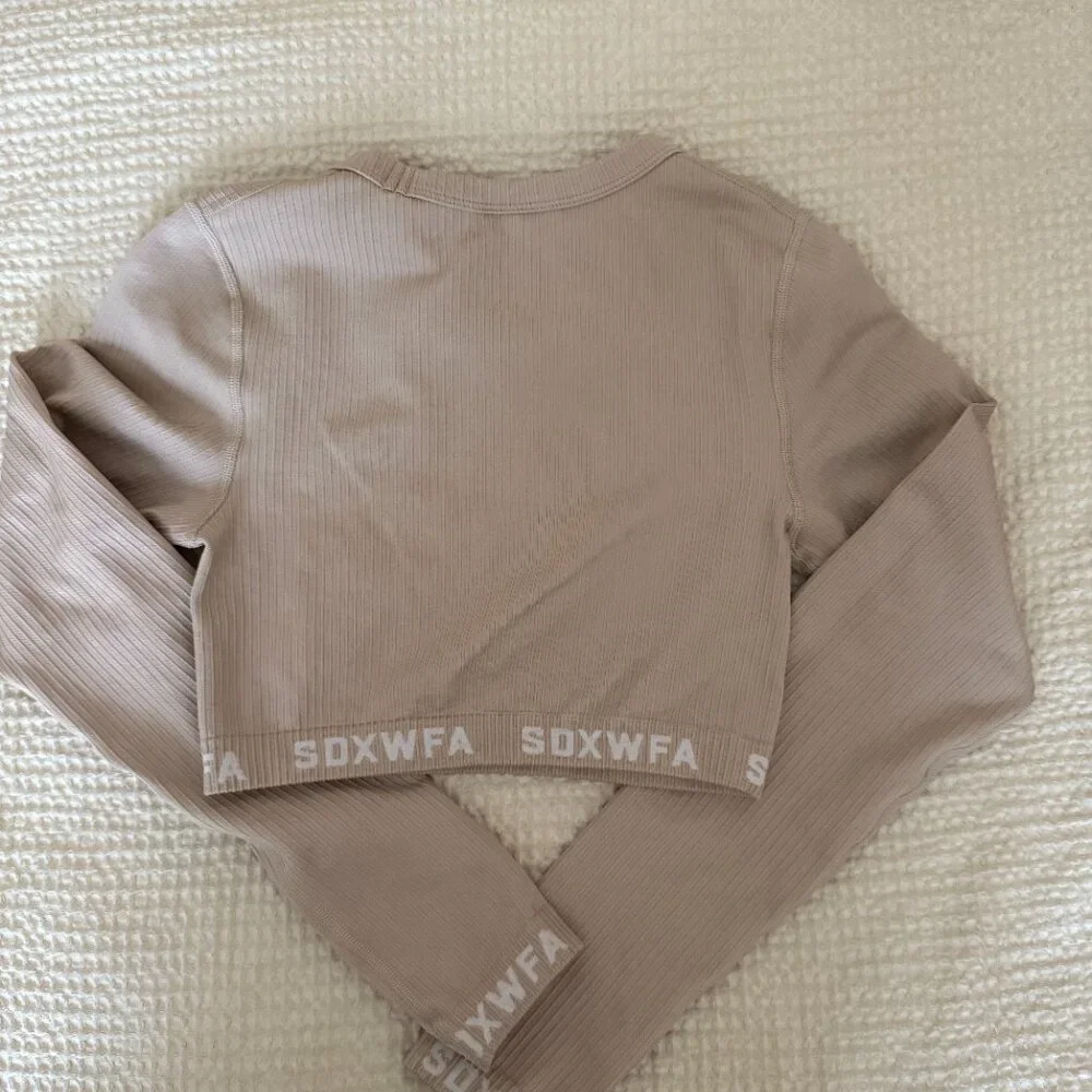 Sarah’s Day White Fox Boutique Coffee Date Seamless Leggings/Crop Top in Sand S - Picture 10 of 10